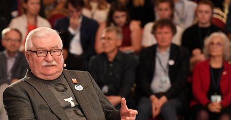 Lech Wałęsa zostawił list amerykańskim parlamentarzystom. "W Polsce łamie się Konstytucję"