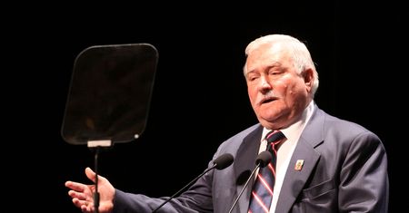 Wałęsa w sieci. Internauci nie zostawili na nim suchej nitki