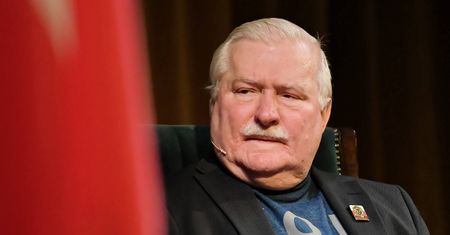 13. emerytura rozwścieczyła Wałęsę. "Oddam pieniądze Kaczyńskiemu"