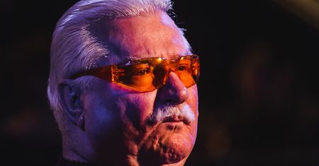 Kategoryczny wpis Lecha Wałęsy do Andrzeja Dudy. "Zabraniam panu"