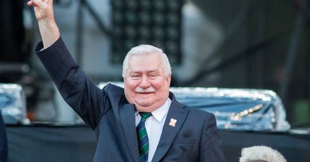 Lech Wałęsa ważniejszy od Jarosława Kaczyńskiego. Zwycięstwo jest miażdżące