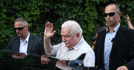 Bolesny sondaż dla Lecha Wałęsy. Wynik jest miażdżący