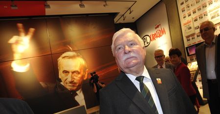 Wałęsa: Poradziliśmy sobie z komuną, to poradzimy sobie z Glińskim