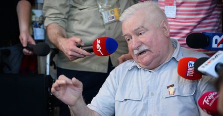 Jarosław Gowin o wizycie Lecha Wałęsy w Sejmie. "Jego wypowiedzi służą upolitycznieniu protestu"