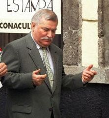Wałęsa: rządu Millera nie ma