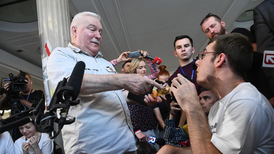 Były prezydent w Sejmie u protestujących