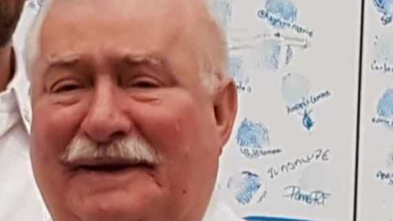 Lech Wałęsa prezentem pochwalił się w mediach społecznościowych