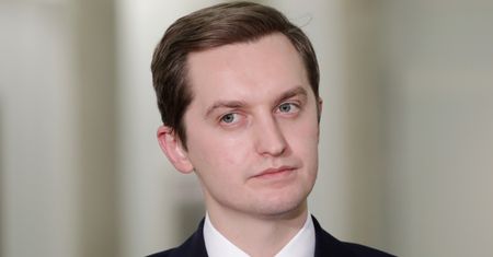 Koronawirus w Europie. Sebastian Kaleta popiera Adriana Zandberga. Reakcja na wpis Kidawy-Błońskiej