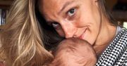 Aleksandra Żebrowska pokazała, jak karmi syna piersią. Dawno tak intymny kadr nie zebrał tylu zachwytów