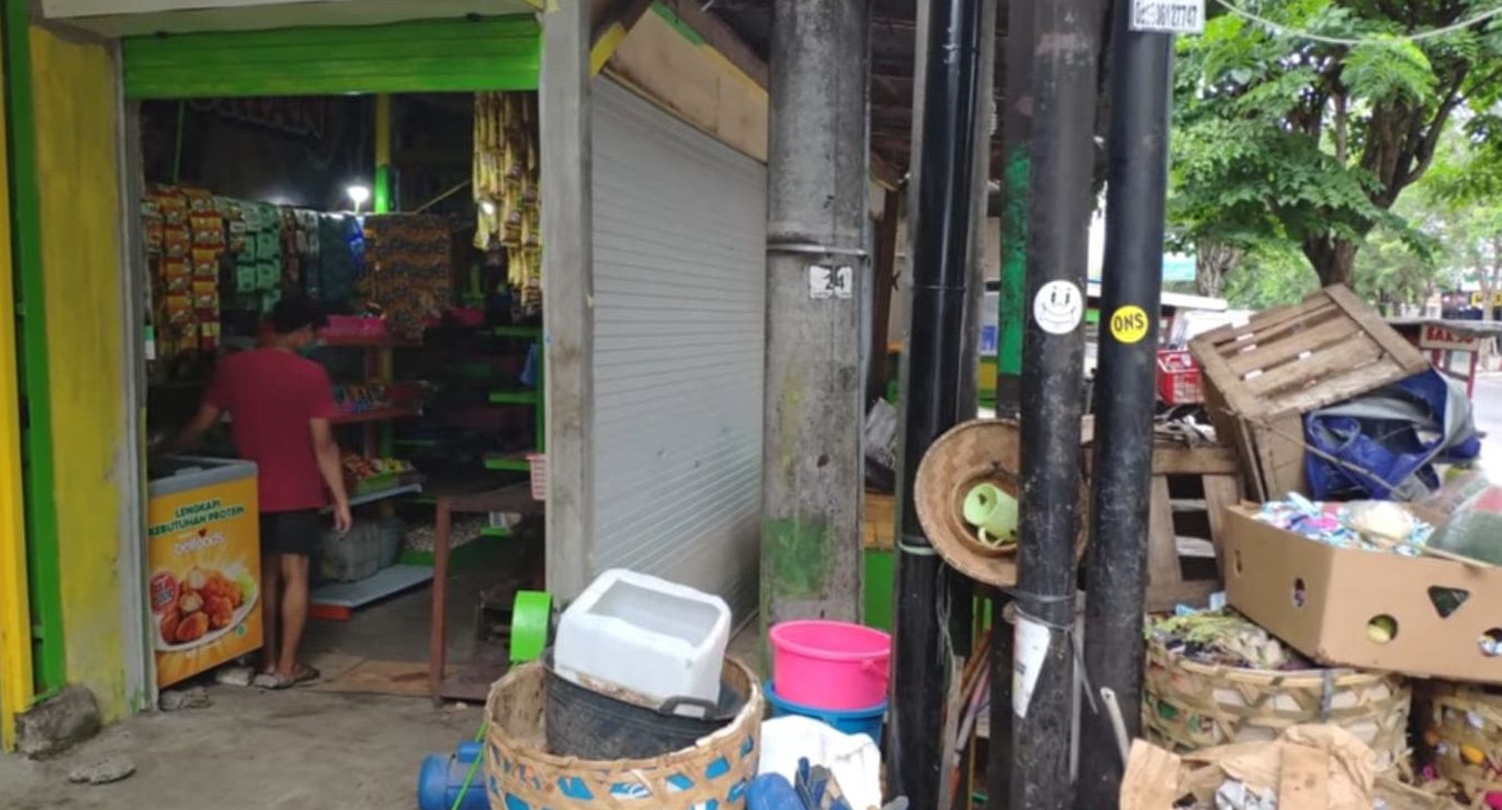 Kosze ze zgniłymi warzywami 