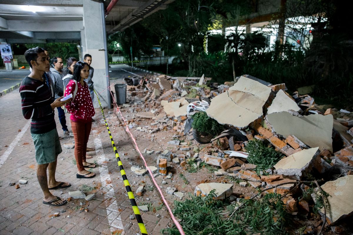 Trzęsienie ziemi w Indonezji. "Łapaliśmy tylko najpotrzebniejsze rzeczy"