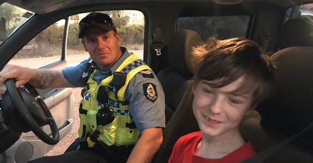 Australia. 12-latek był sam w domu. Ucieczka autem ocaliła mu życie