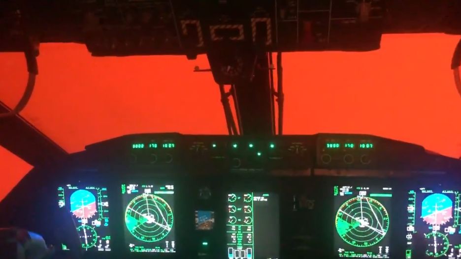 Australia płonie - skalę widać na nagraniu z kabiny pilotów