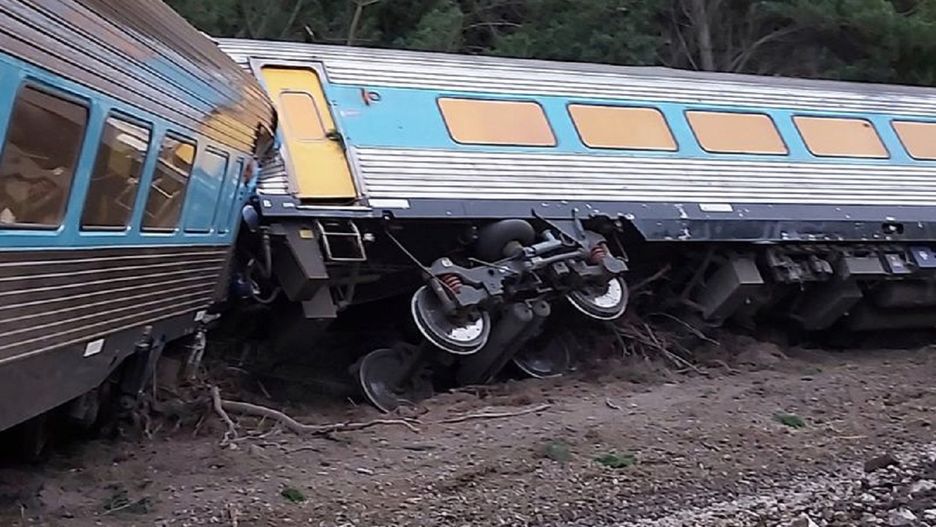 Australia. Po wykolejeniu pociągu w stanie Wiktoria zginęło co najmniej 2 pasażerów.