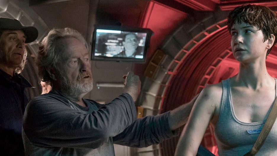 Ridley Scott i Katherine Waterston na planie "Obcego: Przymierze"