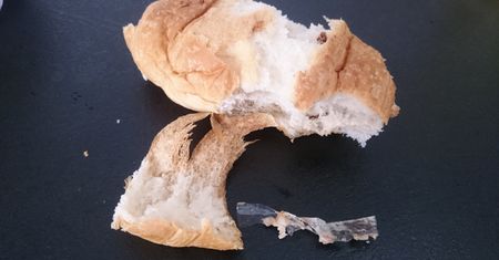 Plastik w rogaliku 7DAYS. "Poczułam coś dziwnego"