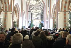 Koszalin. Tłumy na mszy w intencji 15-latek. Wzruszające słowa biskupa