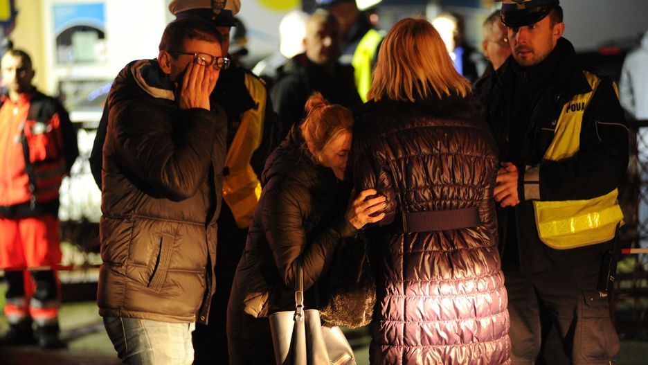 Mieszkańcy Koszalina już w sobotę gromadzili się w miejscu tragedii