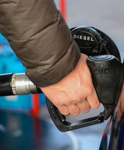 Kierowcy czekają na obniżki cen paliw. Na razie dzieje się niewiele