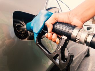 Ceny paliw spadają – dobra informacja dla kierowców
