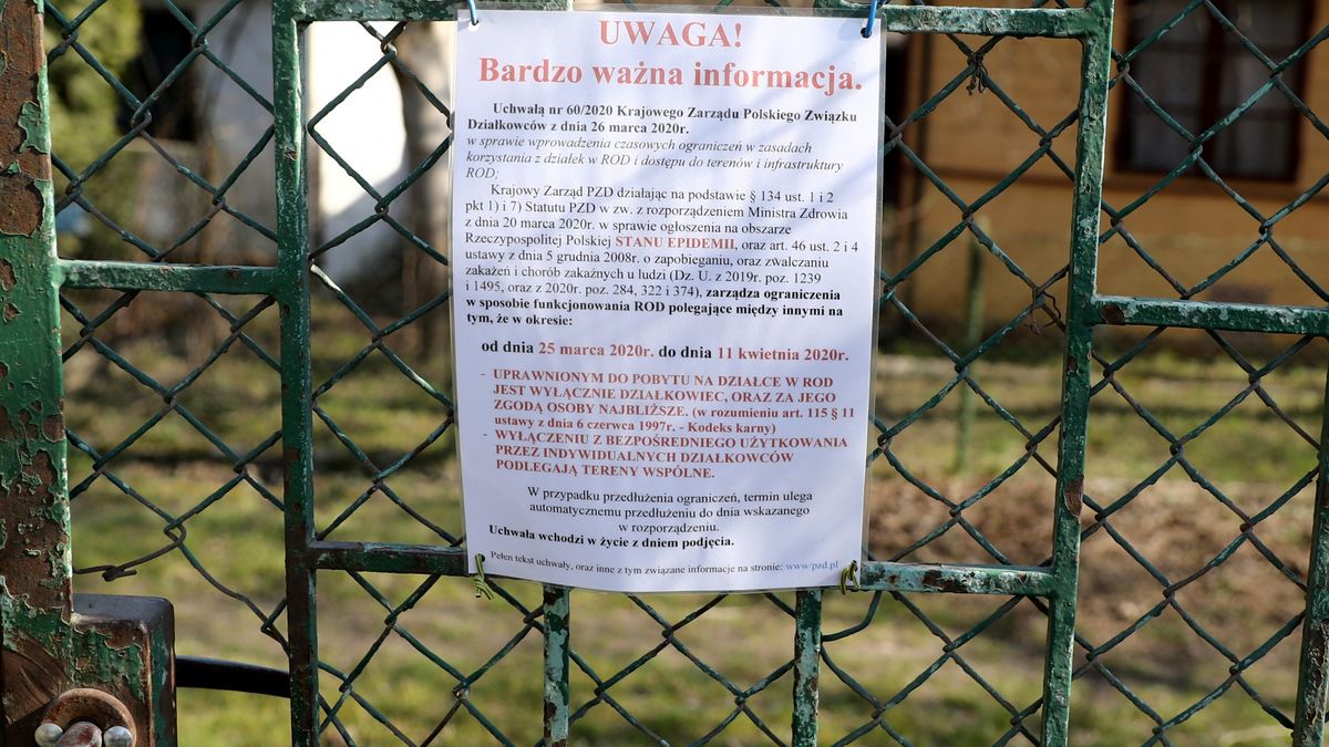 Działkowcy dostają mandaty, choć zgodnie z prawem wolno im, w pewnych przypadkach, jeździć na działki.