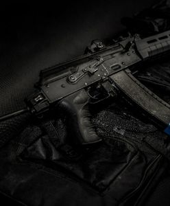 Ruszyła rozprawa ws. Holendrów arabskiego pochodzenia, którzy chcieli nielegalnie kupić kałasznikowa i glocka. "Żartowaliśmy"