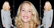 LOOK OF THE DAY: Jerry Hall w kraciastym garniturze