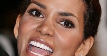 Halle Berry - tyle, ile mieści się na dłoni