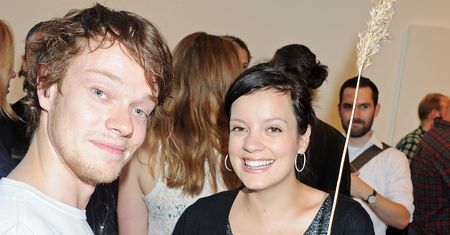 Lily Allen jest siostrą gwiazdora "Gry o tron". Fani nie mieli pojęcia