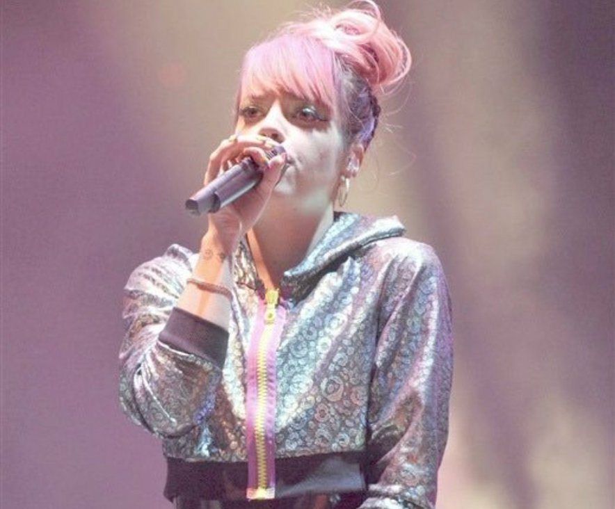 Lily Allen promuje swoją płytę w nietypowy sposób. Pokazała zdjęcie swoich miejsc intymnych