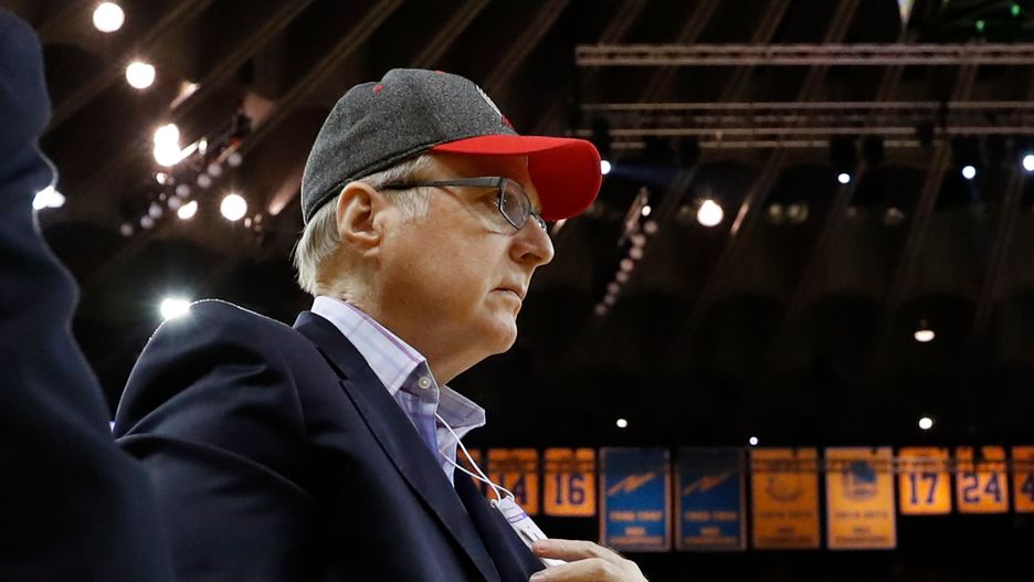 Paul Allen był wielkim fanem sportu i właścicielem dwóch drużyn: koszykarskiej i futbolu amerykańskiego