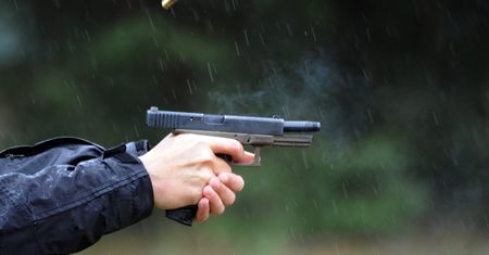 Strzały podczas pościgu. Mężczyzna był poszukiwany czterema listami gończymi