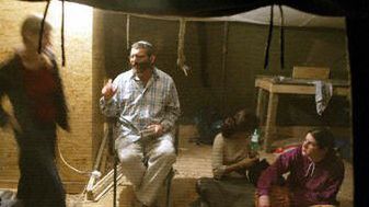 Czytanie tory w nielegalnym osiedlu żydowskim