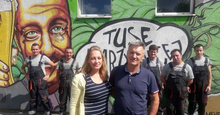 Byli skazani na bezrobocie i drwiny. Niepełnosprawni browarnicy sprzedali piwo za ponad milion