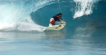 Sporty wodne – wakeboarding czy windsurfing?