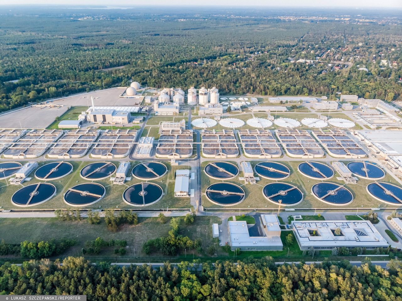 Rozkręca się afera w oczyszczalni Czajka. Swoje nieczystości Warszawa rozsyłała po Polsce przez 6 lat