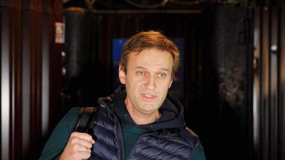 Aleksiej Nawalny przed bramą więzienia w Moskwie