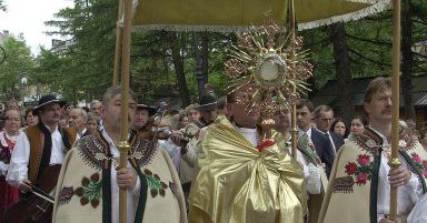 Hierarchowie Kościoła krytykują konstytucję UE