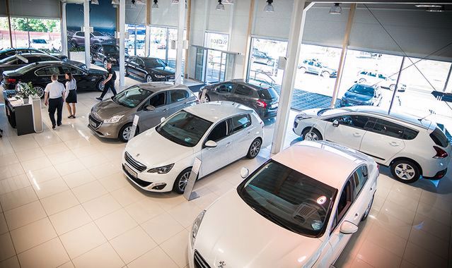 W 2014 r. w Polsce zarejestrowano 327,5 tysiąca nowych aut