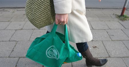 Popularne torby mogą być szkodliwe dla zdrowia. Posłowie interweniują