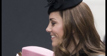Księżna Kate w szarej sukience. Przyćmiła ją królowa