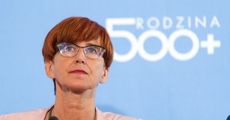 Minister Rafalska chwali się liczbą urodzeń