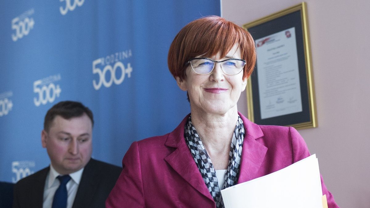 Elżbieta Rafalska musi szybko wymyślić, jak przelać Polakom miliardy złotych za Rodzinę 500 plus