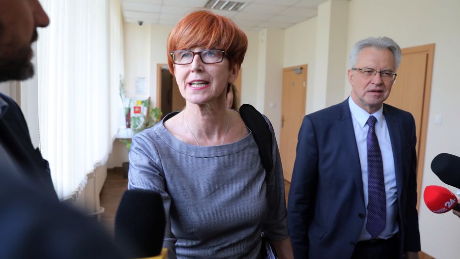 Rafalska zaznaczyła, że "trudnych ustaw nie napisze się w 24 godziny"