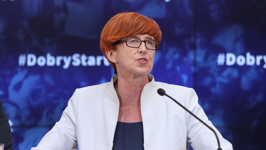 Nowa obietnica Elżbiety Rafalskiej. Państwowe firmy dadzą ekstra zniżki dla rodzin z trójką dzieci