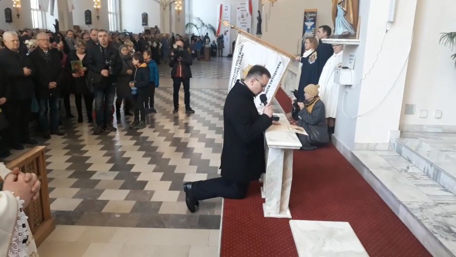 Prezydent Piotrkowa Trybunalskiego odczytał w sobotę akt zawierzenia