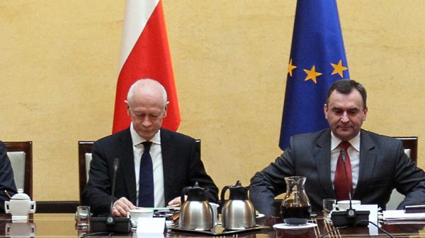 Minister administracji Michał Boni i wiceminister administracji Włodzimierz Karpiński