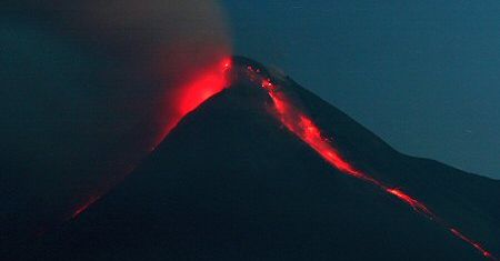 Wulkan Merapi ponownie groźny