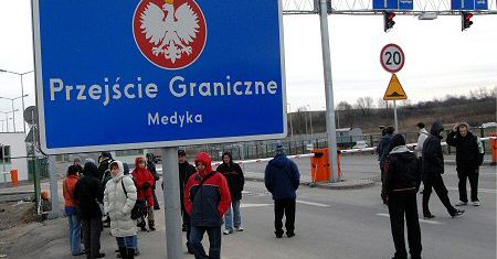 Jest wstępne porozumienie ws. podwyżek dla celników