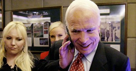 "John McCain może już być pewien nominacji"